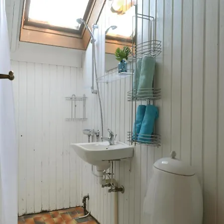 Three-bedroom Holiday In Hvide Sande Bjerregard