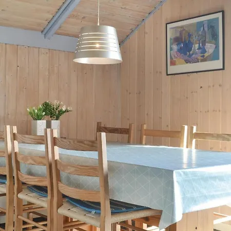 Three-bedroom Holiday In Hvide Sande Bjerregard
