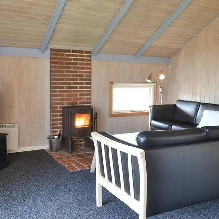 Holiday home Three-bedroom Holiday In Hvide Sande